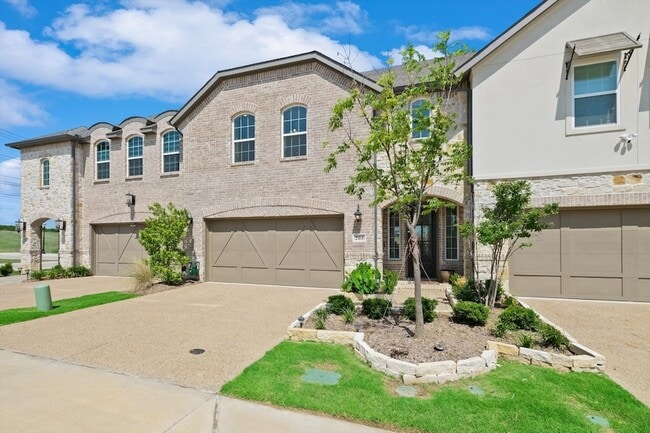 Building Photo - 205 Somerset Dr