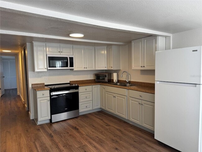 Photo - 102 Laureti Ln