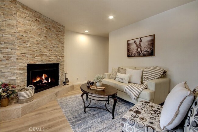 Photo - 430 E Country Club Blvd