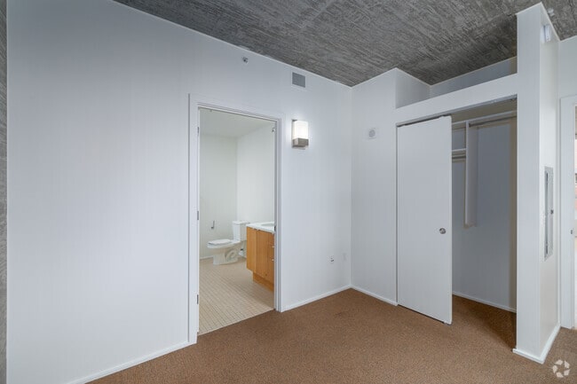 2BR, 2BA - 873SF - Arrive University Park