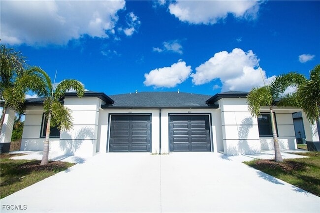 Building Photo - 843 Duplex St E Unit A