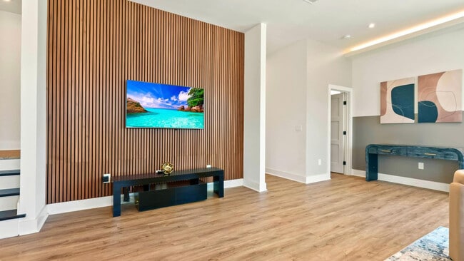 Photo - 1733 N Fitzhugh Ave Unit ID1226740P