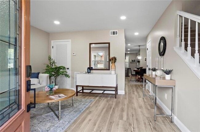 Photo - 5750 Old Gordon Rd