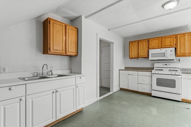 Photo - 32 Salem St Unit 3