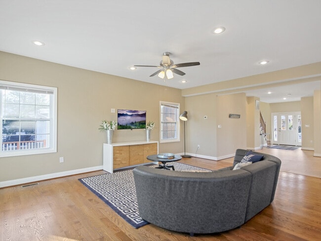 Photo - 624 US-29 Unit ID1395358P