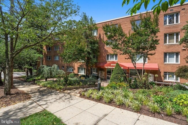Building Photo - 2400 41st St NW Unit 312