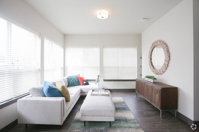 Interior Photo - Encore at Forest Park