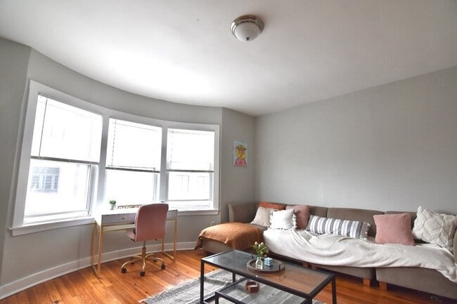 Photo - 2 Bay St Unit 2