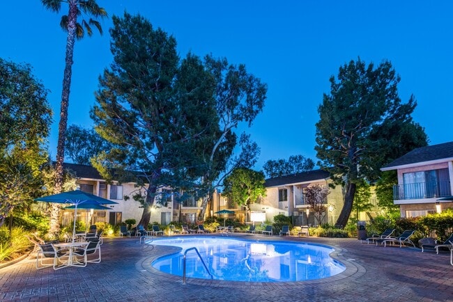 Building Photo - Village Pointe Apartments