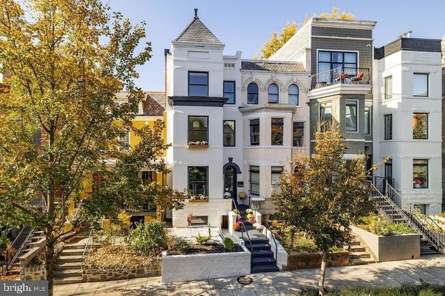 Photo - 2460 Ontario Rd NW