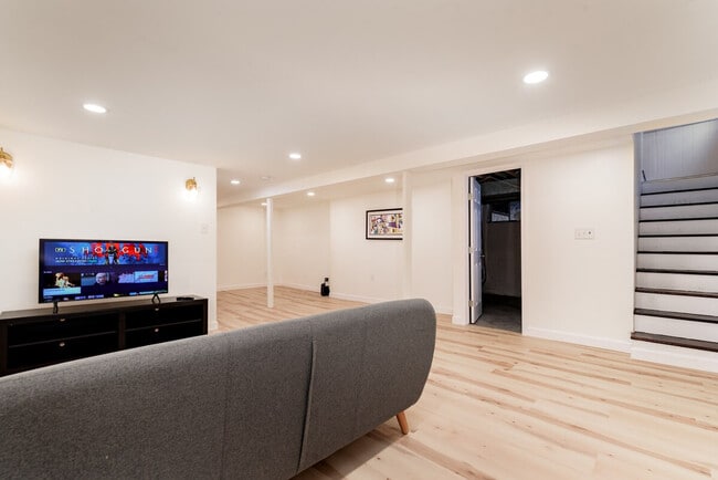 Building Photo - 35 Alpha Dr Unit SI ID1472885P