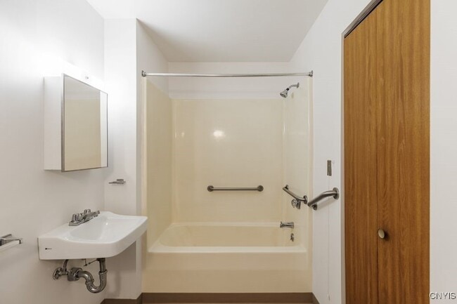 Photo - 224 Leray St