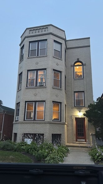 Building Photo - 1316 Seward St Unit 3