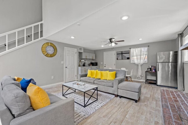 Photo - 4314 E Henry Ave Unit ID1244350P