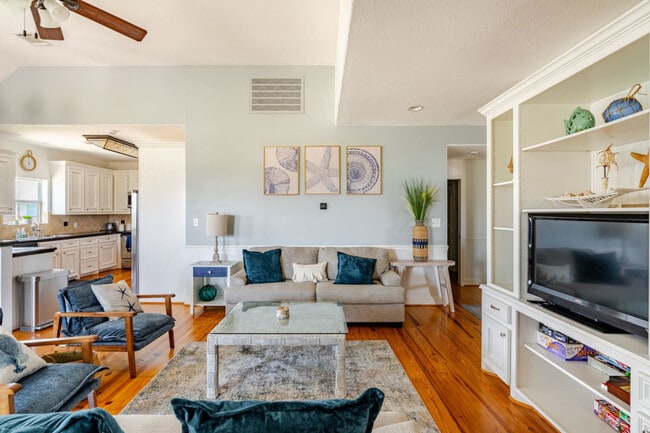 Building Photo - 814 Helen Blvd Unit ID1264135P