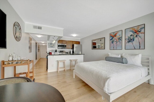 Building Photo - 2506 N Rocky Point Dr Unit FL2-ID1302348P