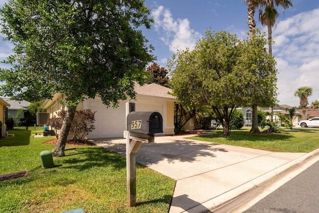 Photo - 957 Windward Way