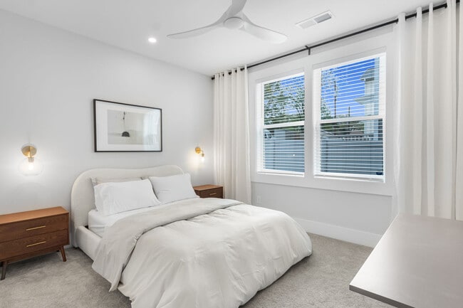 Photo - 798 Bender St SW Unit ID1075536P