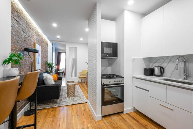 Building Photo - 829 9th Ave Unit ID1013660P