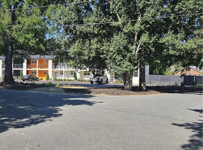 Photo - Plaza Midwood Apartments