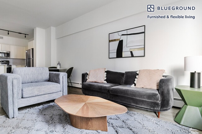 Photo - 21 E Chestnut St Unit FL15-ID1376