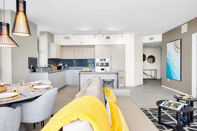 Building Photo - 4112 Jimmy Buffett Mem Hwy Unit ID1227208P