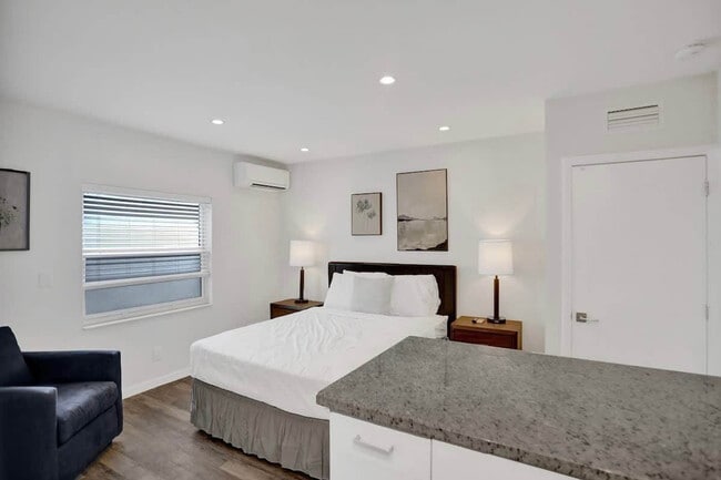 Photo - 37 Hendricks Isle Unit SI ID1503940P