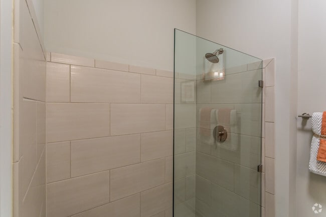 1BR, 1BA - Groove/700 SF - Bathroom - 1818 Church