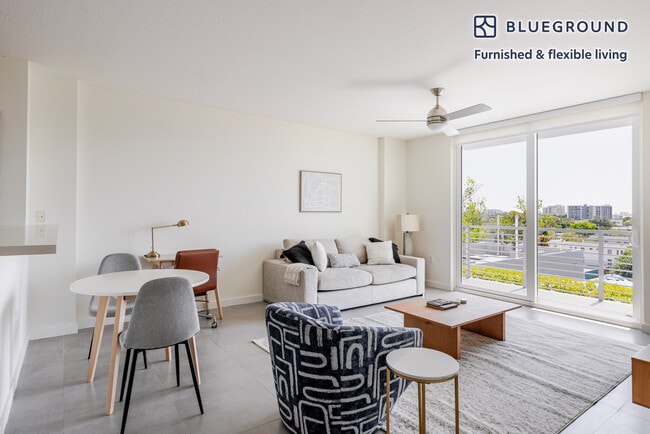 Building Photo - 729 NW 2nd St Unit FL1-ID148