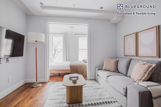 Building Photo - 437 W 53rd St Unit FL2-ID1700