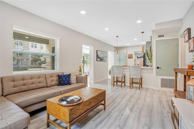 Photo - 1891 Oglesby Ave