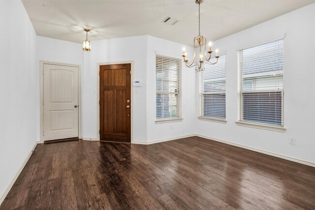 Photo - 2730 Donellan Dr