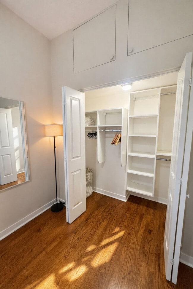 Photo - 736 N Throop St Unit SI FL1-ID1379065P