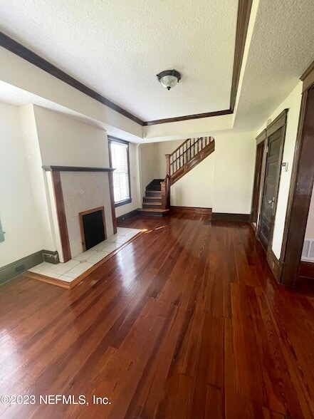 Photo - 1739 Silver St