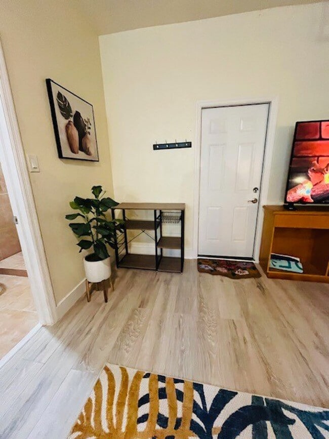 Photo - 507 NE 34th St Unit SI ID1231716P