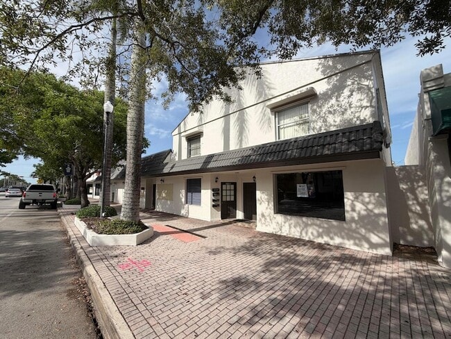 Building Photo - 313 N Krome Ave Unit A