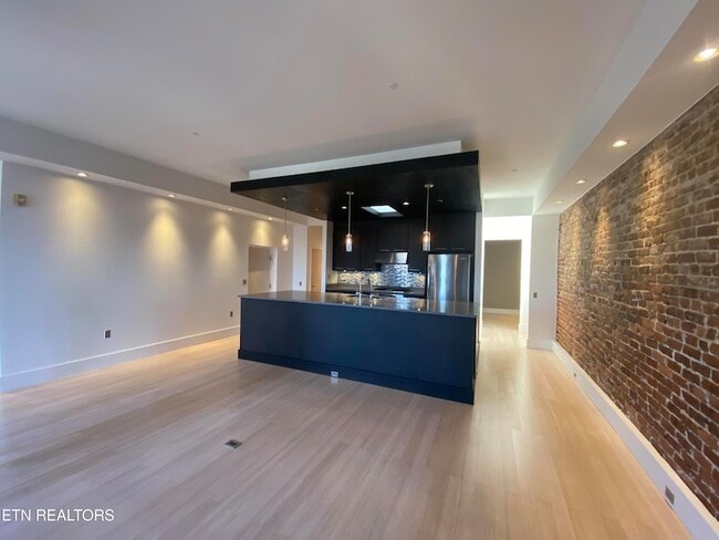 Photo - 106 W Summit Hill Dr SW Unit 302