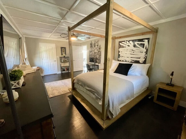 Photo - 104 SE 12th St Unit ID1241315P