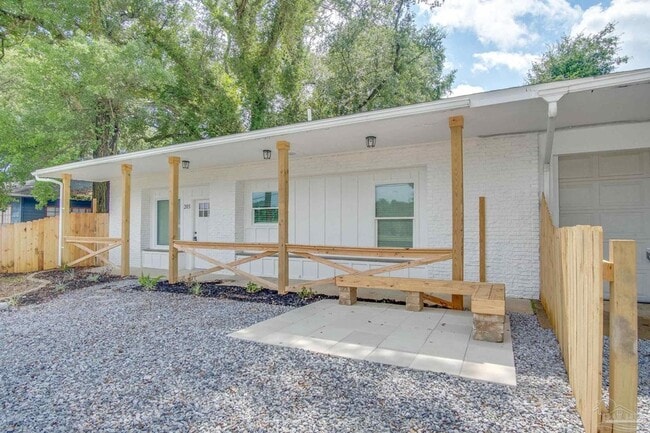 Photo - 203 S L St