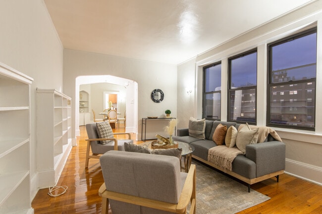 Building Photo - Randolph Manor Apartments