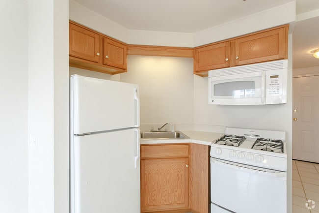 Photo - Capitol Towers