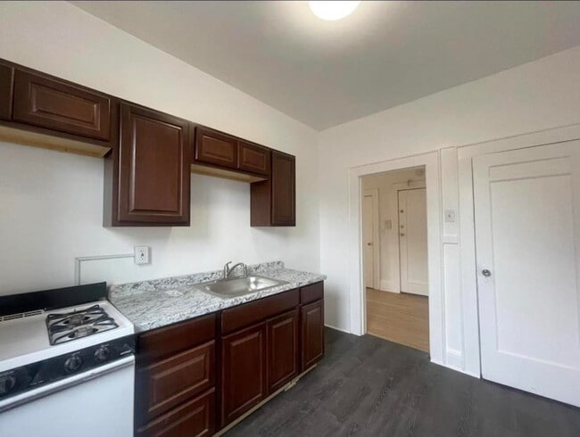 Photo - 2 Noll Pl Unit 14