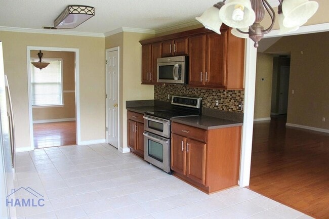 Photo - 180 Waters Ave