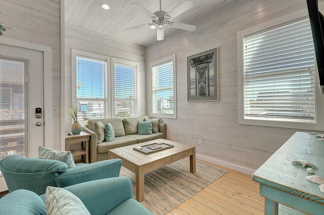 Building Photo - 1624 Eleventh St Unit SI ID1023226P