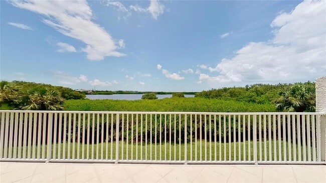 Building Photo - 6495 Shoreline Dr Unit 8104