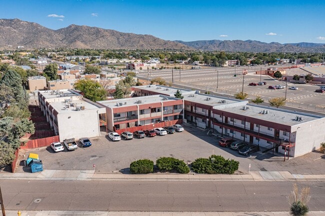 Building Photo - Lomas Gardens