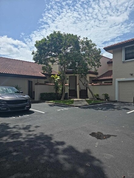 Building Photo - 8953 W Sunrise Blvd