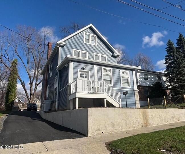 Building Photo - 2208 12th St