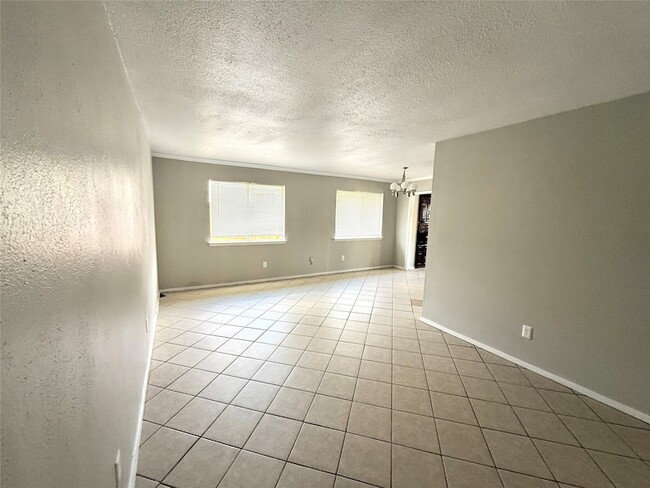 Photo - 1909 Forestdale Dr