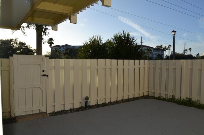 Photo - 176 Seabreeze Cir